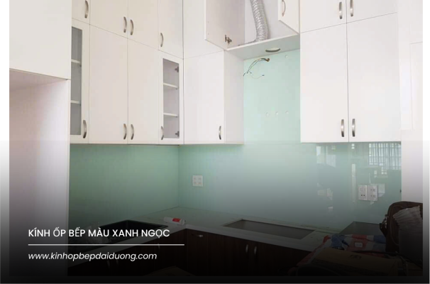 kính ốp bếp màu xanh ngọc