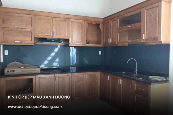 Kính Ốp Bếp Màu Xanh Dương